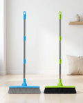 Balai Multifonction TROVIKAO en Bleu Gris et Vert Noir dans un intérieur lumineux